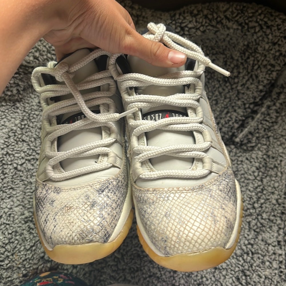 Light bone snakeskin Jordan 11